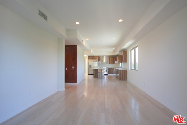 819 S HOLT AVE Unit: PH