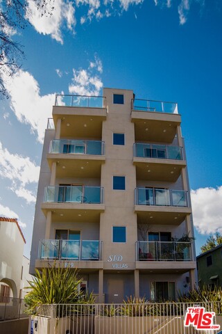 819 S HOLT AVE Unit: PH