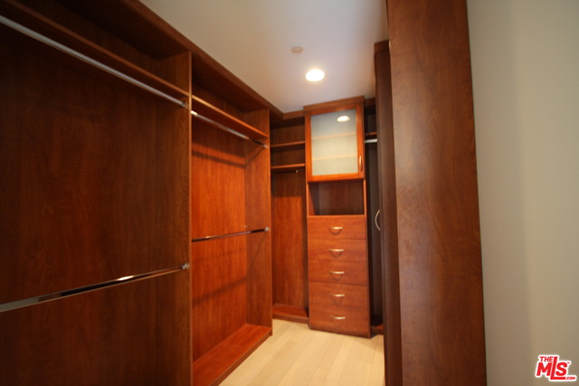 819 S HOLT AVE Unit: PH