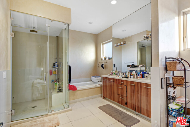 819 S HOLT AVE Unit: PH