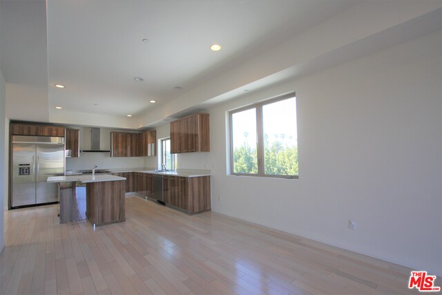 819 S HOLT AVE Unit: PH