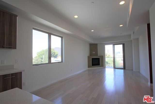 819 S HOLT AVE Unit: PH