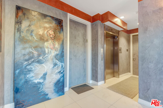 819 S HOLT AVE Unit: PH