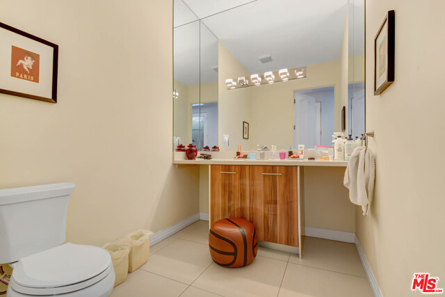 819 S HOLT AVE Unit: PH