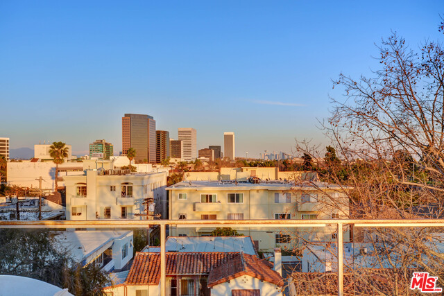 819 S HOLT AVE Unit: PH
