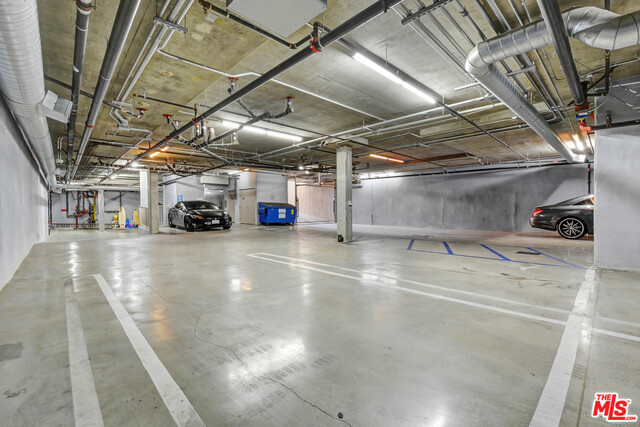 819 S HOLT AVE Unit: PH