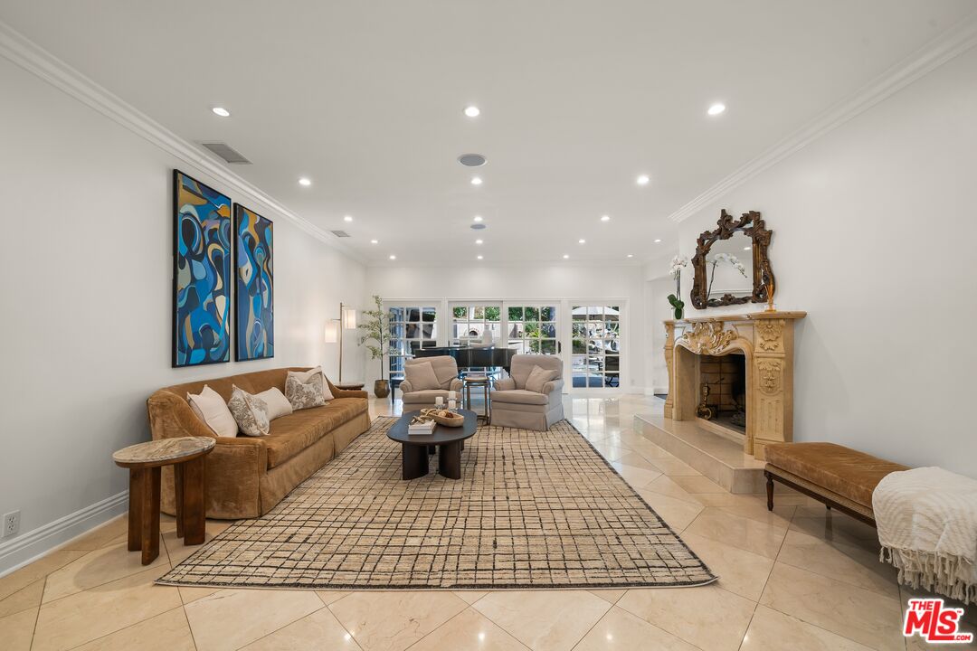 9023 Alto Cedro Dr