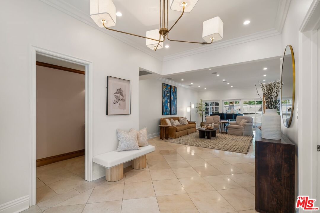 9023 Alto Cedro Dr