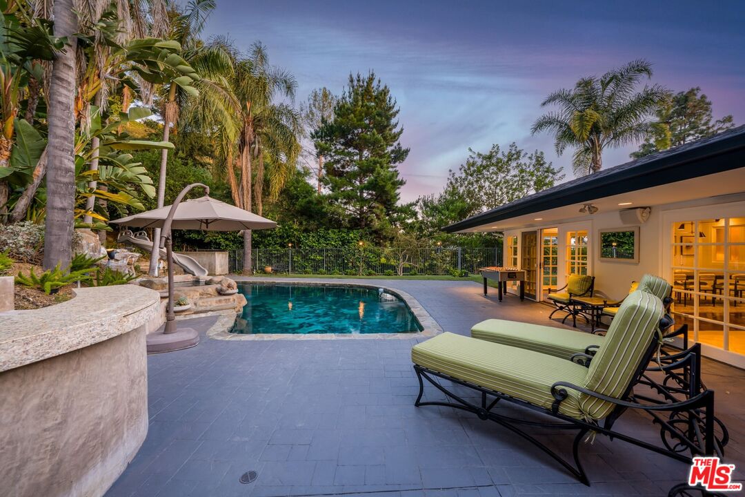 9023 Alto Cedro Dr