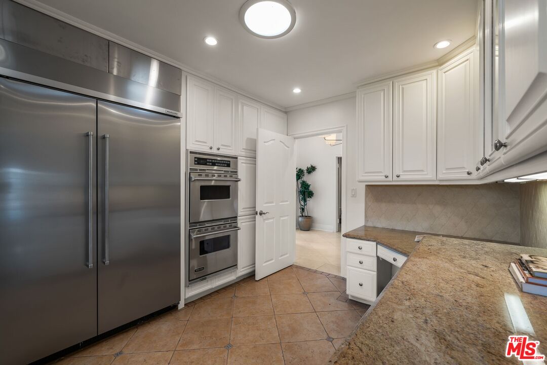 9023 Alto Cedro Dr