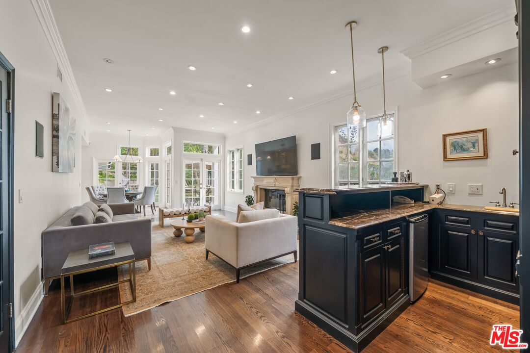 9023 Alto Cedro Dr