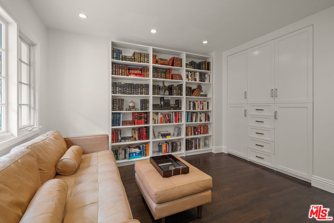 9023 Alto Cedro Dr