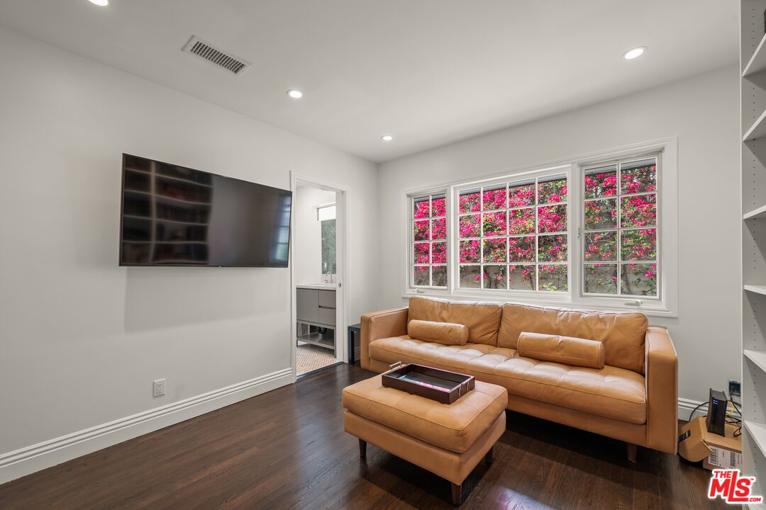 9023 Alto Cedro Dr