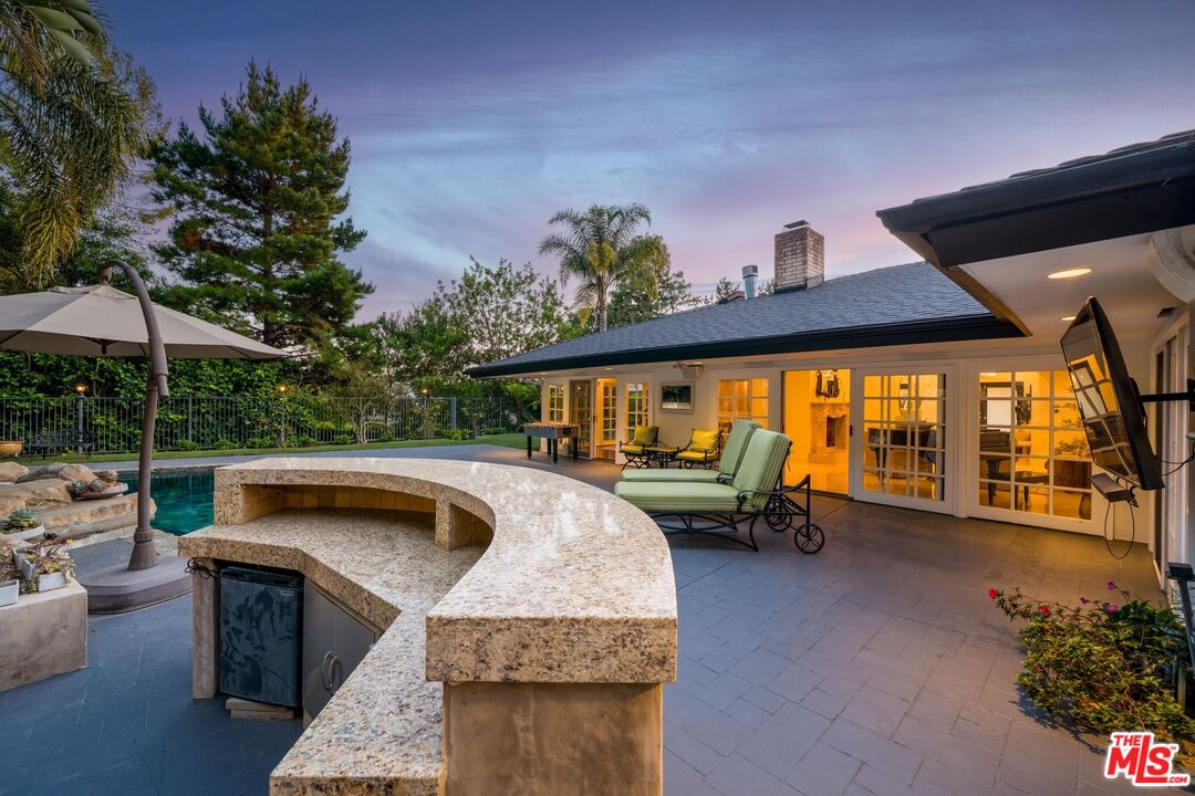 9023 Alto Cedro Dr