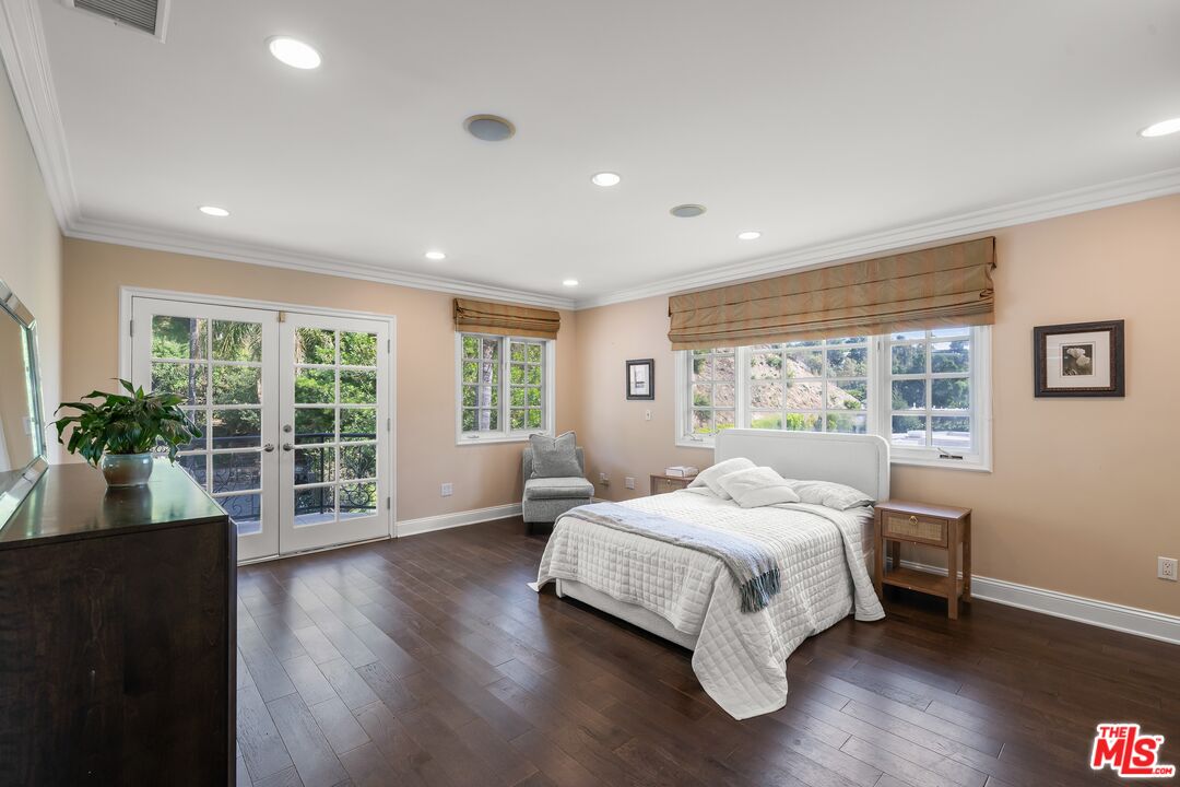 9023 Alto Cedro Dr