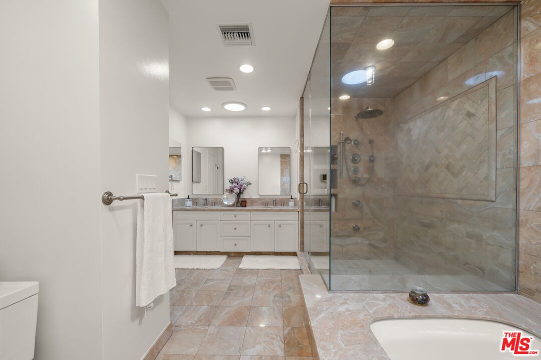 9023 Alto Cedro Dr