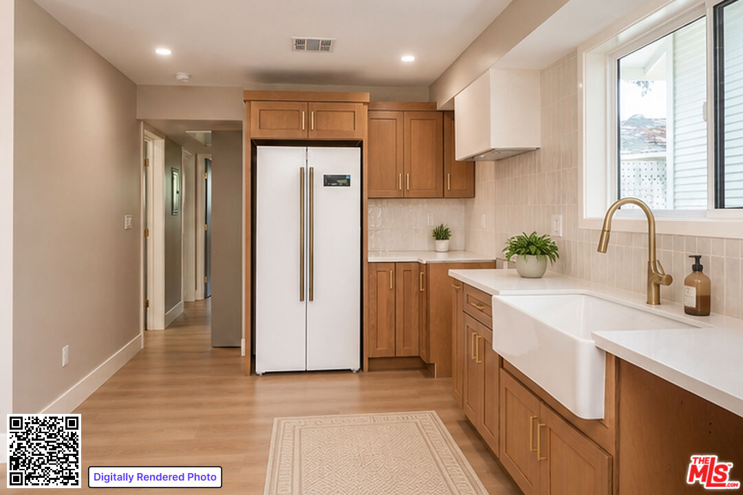 593 E 9th St Unit: B