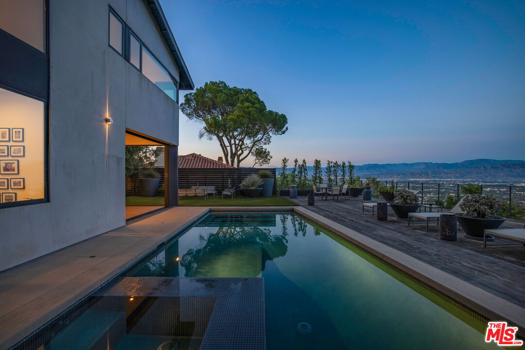 3337 Beverly Ranch Rd