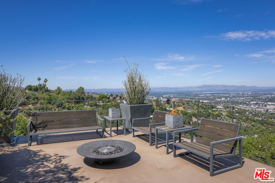 3337 Beverly Ranch Rd