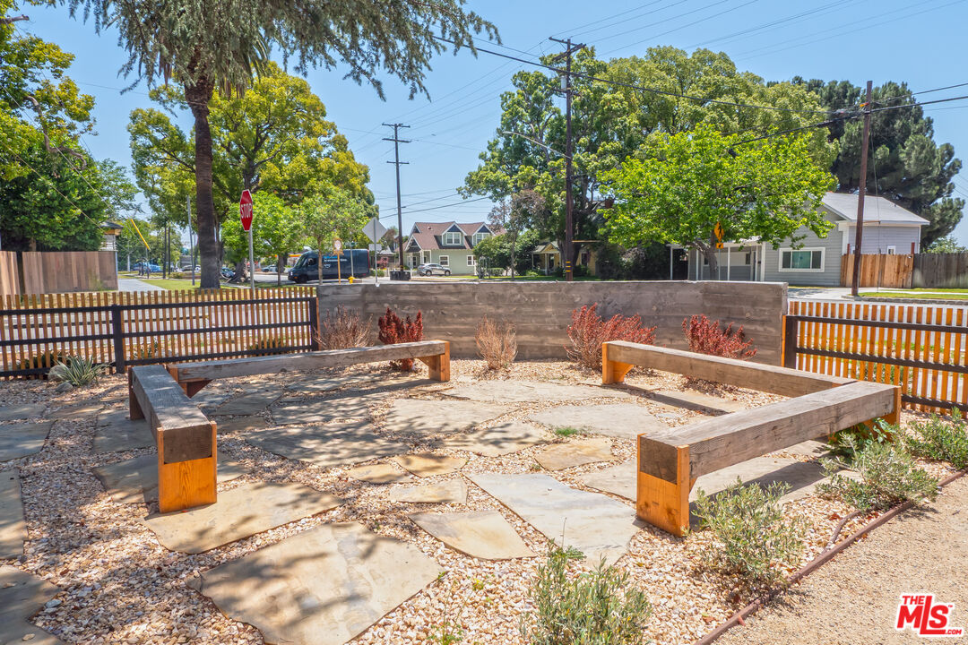 591 E 9th St Unit: B