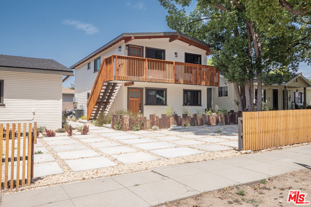 591 E 9th St Unit: B