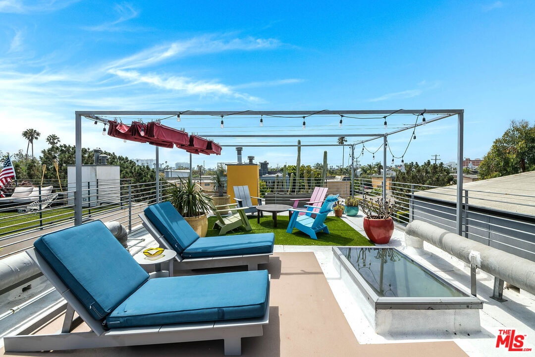 417 Venice Way