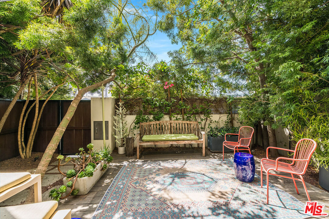 417 Venice Way