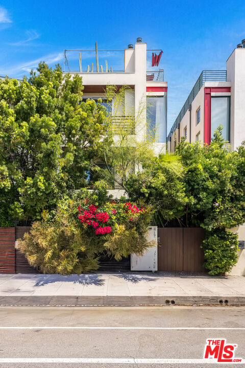 417 Venice Way