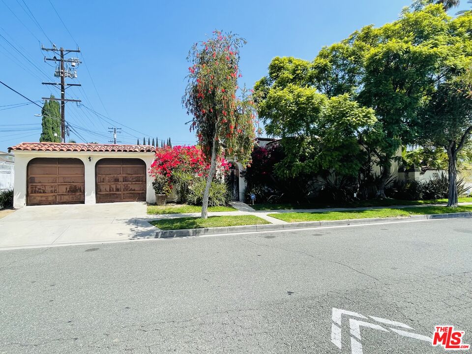 201 N Doheny Dr