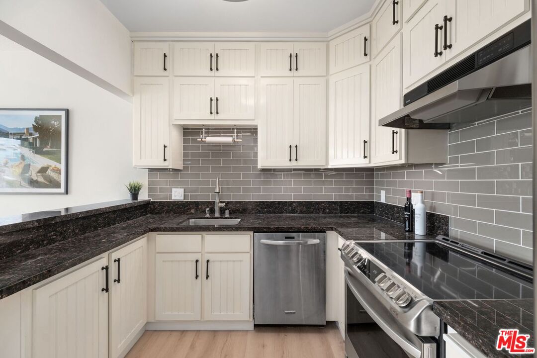 8960 Cynthia St Unit: 208