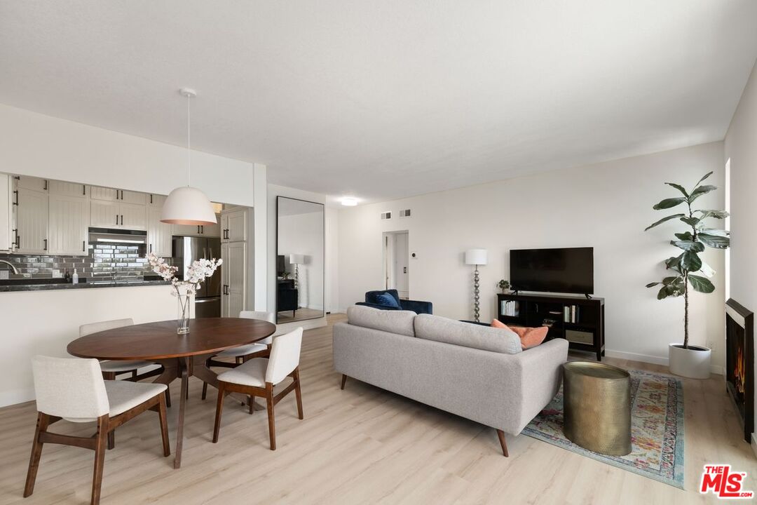 8960 Cynthia St Unit: 208