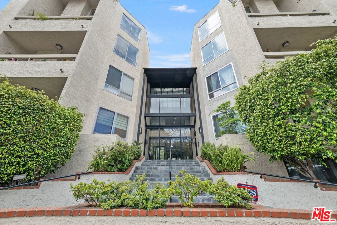 8960 Cynthia St Unit: 208