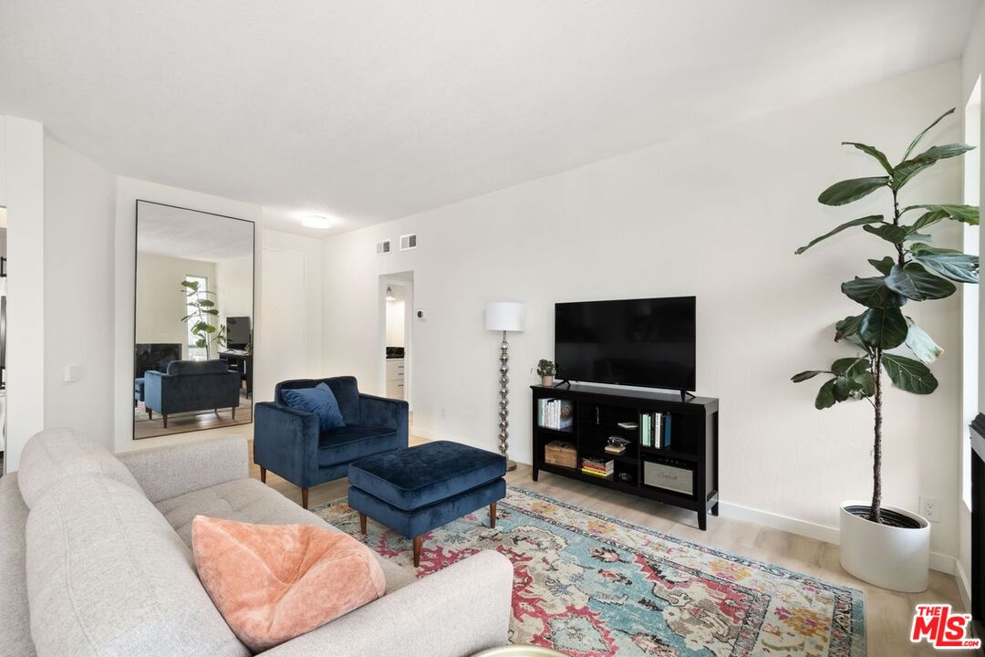 8960 Cynthia St Unit: 208