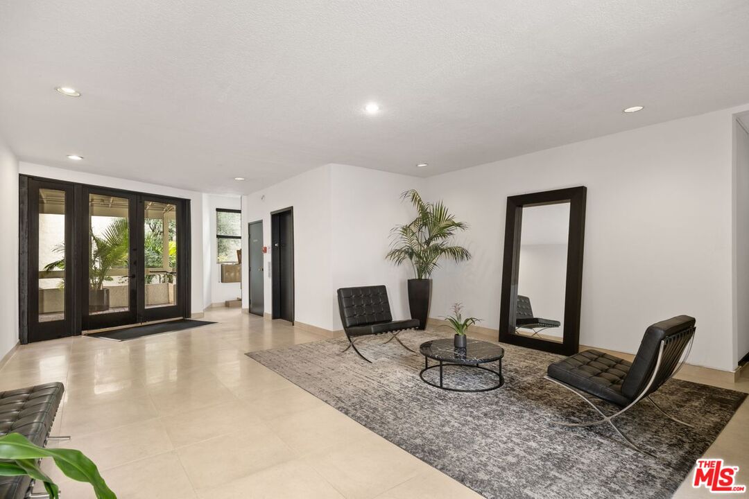 8960 Cynthia St Unit: 208
