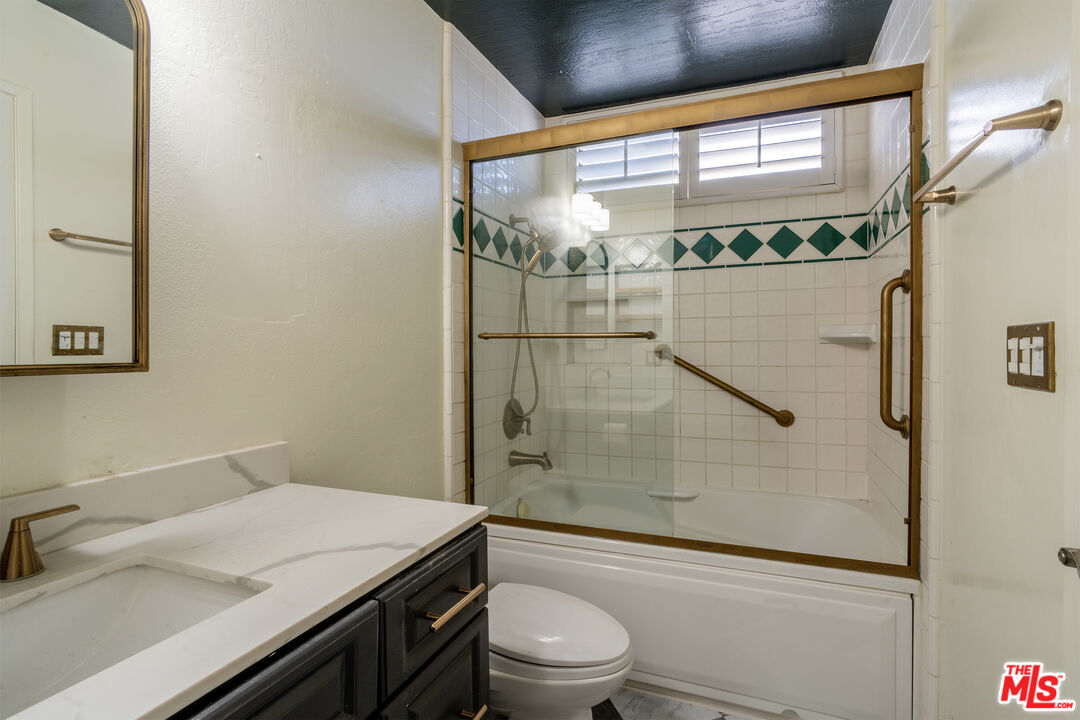 18445 Hatteras St Unit: 504
