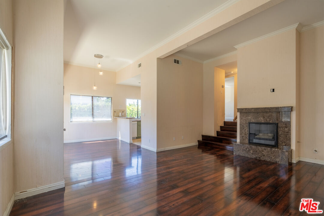 18445 Hatteras St Unit: 504