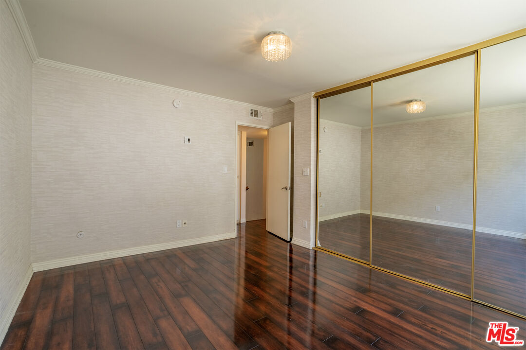 18445 Hatteras St Unit: 504