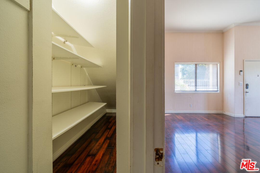 18445 Hatteras St Unit: 504