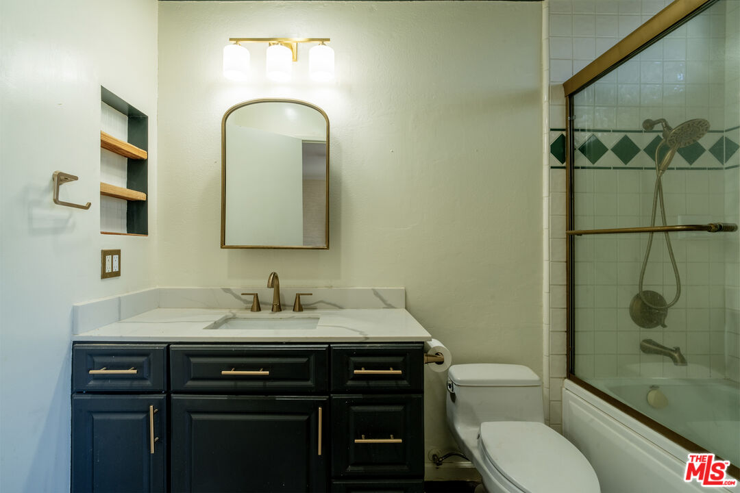 18445 Hatteras St Unit: 504