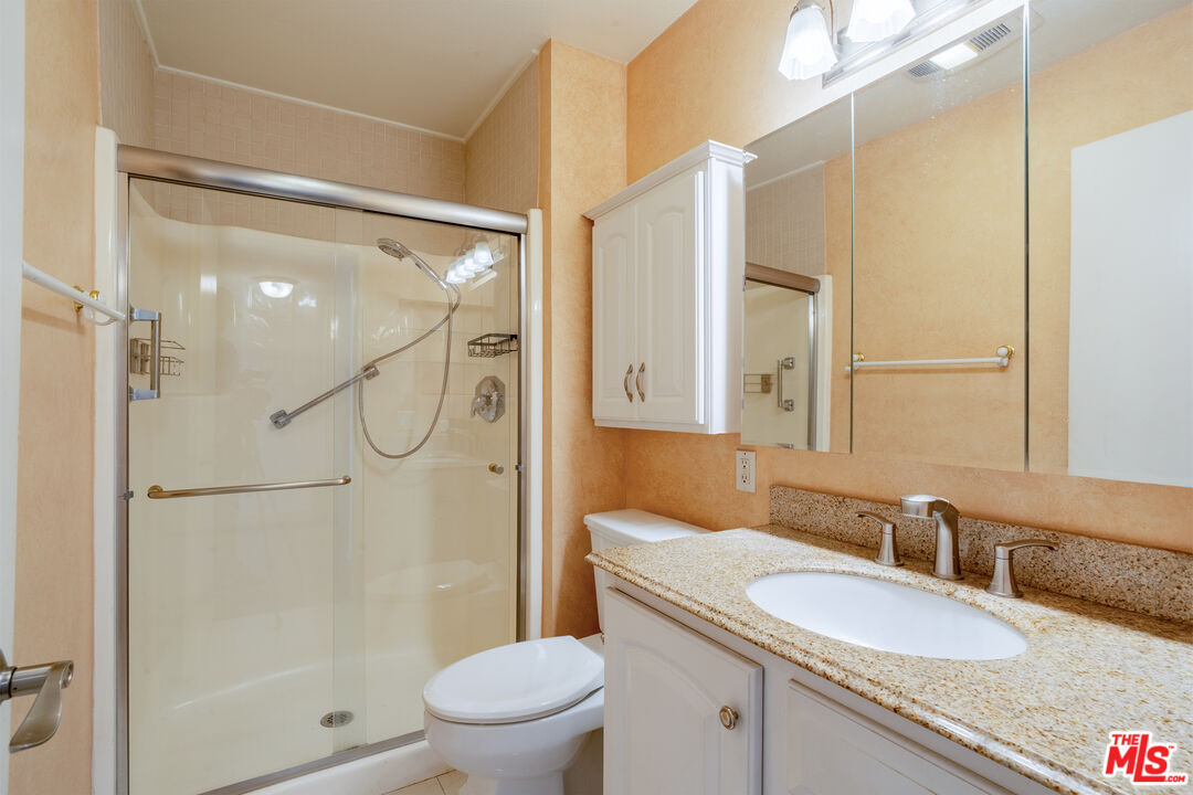 18445 Hatteras St Unit: 504