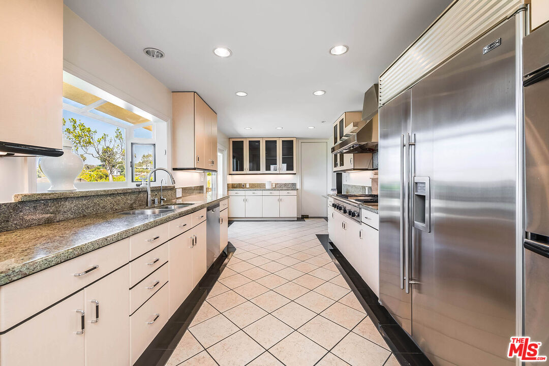 9656 Lawlen Way