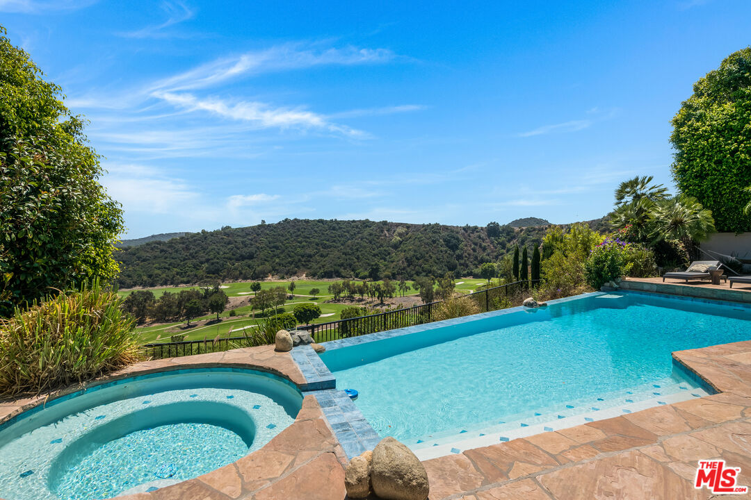2084 Deer Run Ln