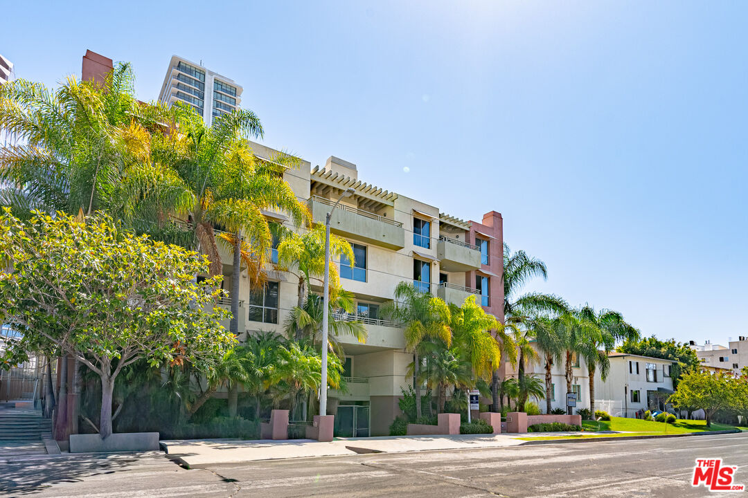 1222 S Westgate Ave Unit: 104