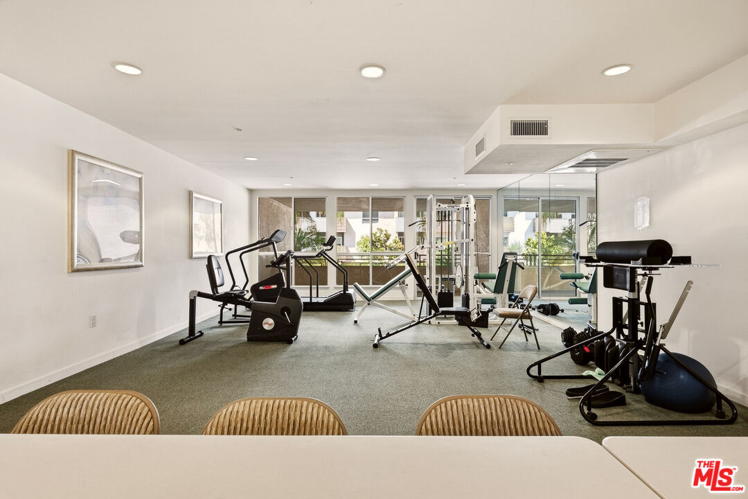 1222 S Westgate Ave Unit: 104