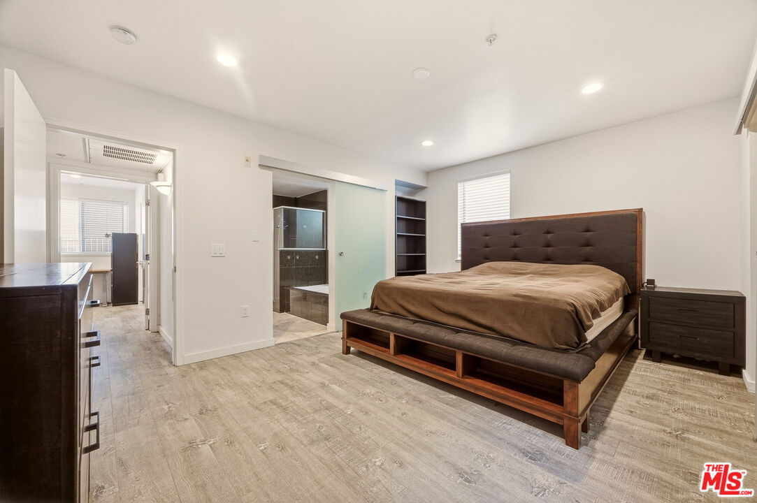 1222 S Westgate Ave Unit: 104
