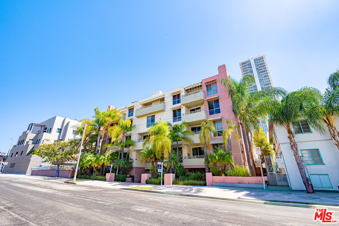 1222 S Westgate Ave Unit: 104