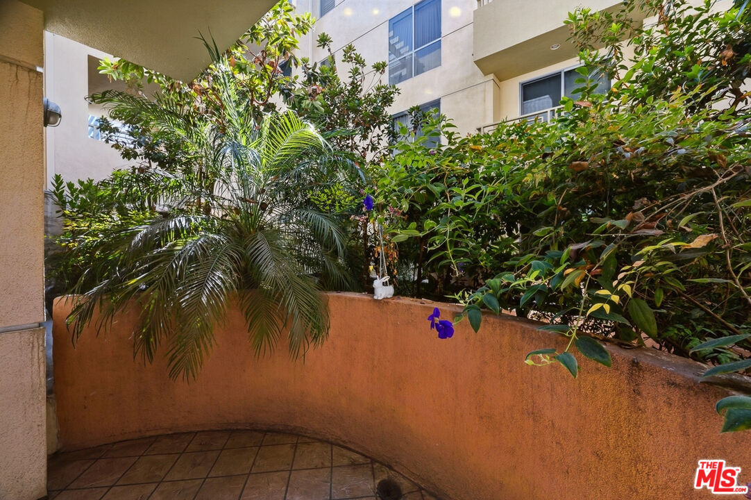 1222 S Westgate Ave Unit: 104