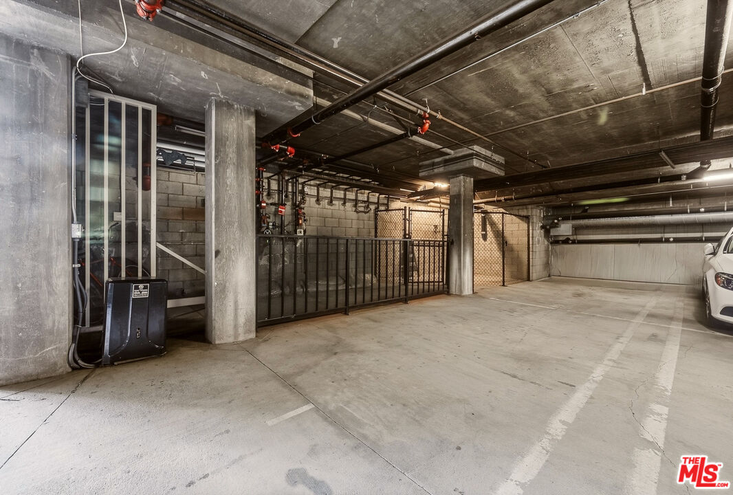 1222 S Westgate Ave Unit: 104