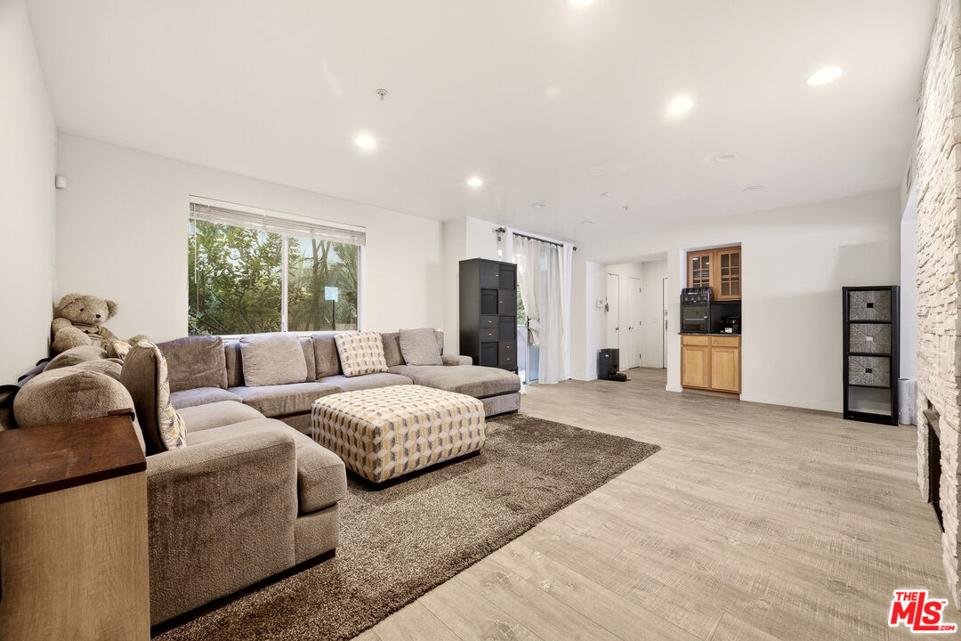 1222 S Westgate Ave Unit: 104