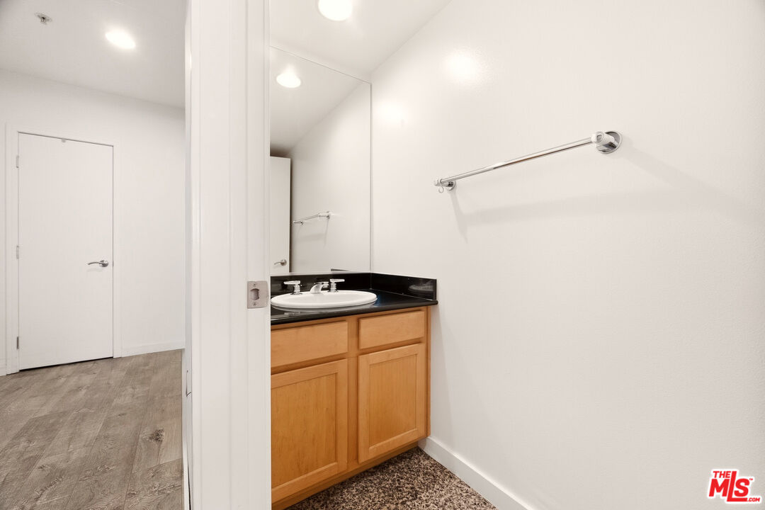 1222 S Westgate Ave Unit: 104